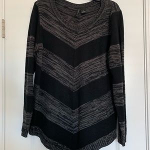 New Directions Long Sleeve Black and Gray Sweater